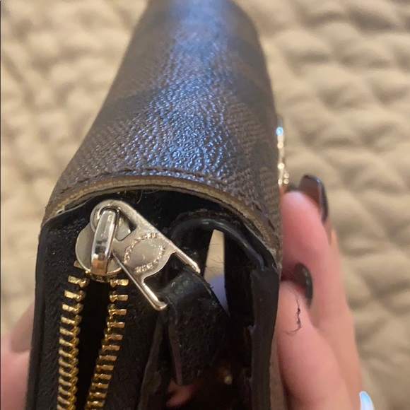 Coach Wallet - Picture 9 of 9